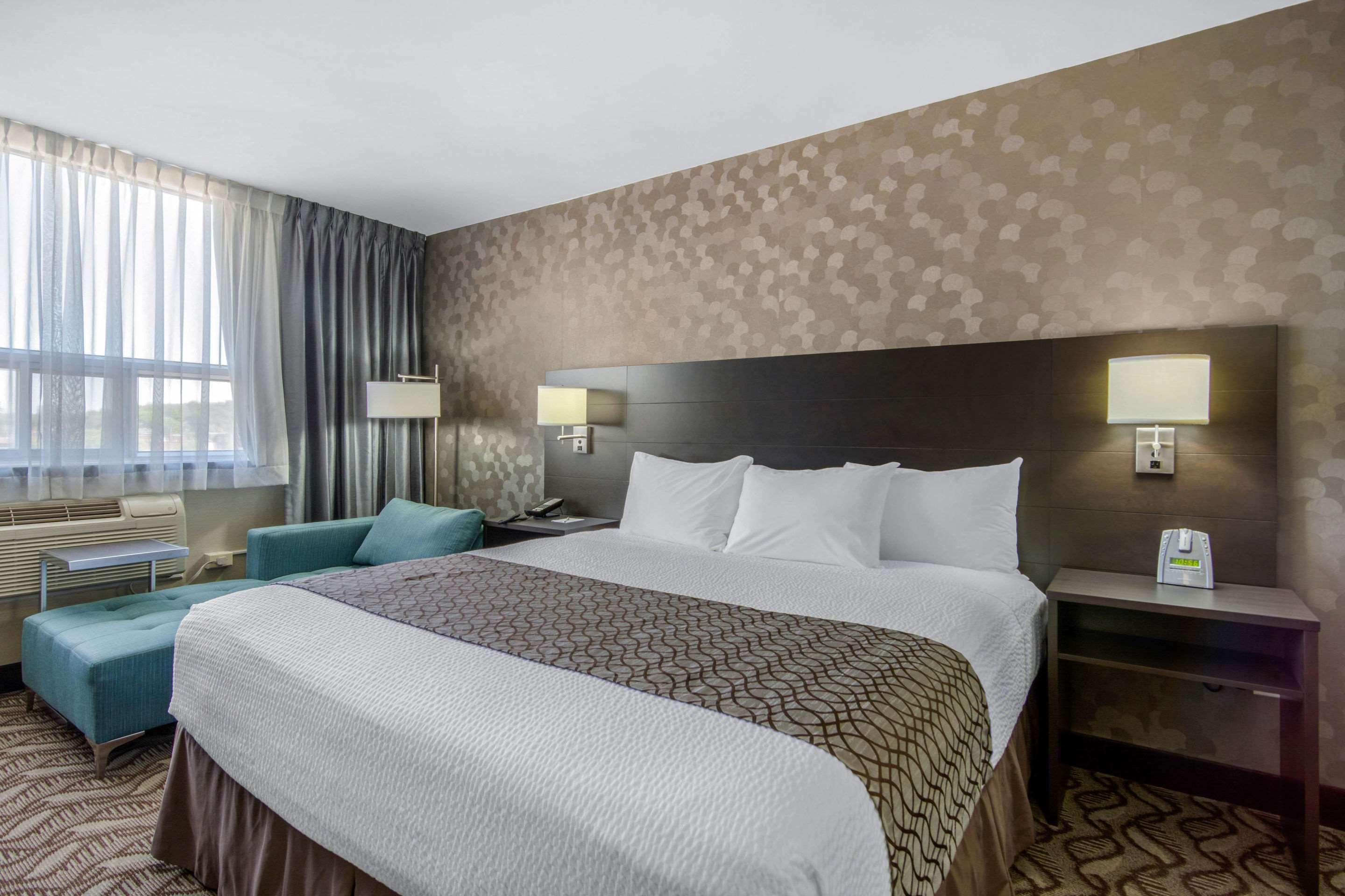 Clarion Hotel Sudbury Exterior photo