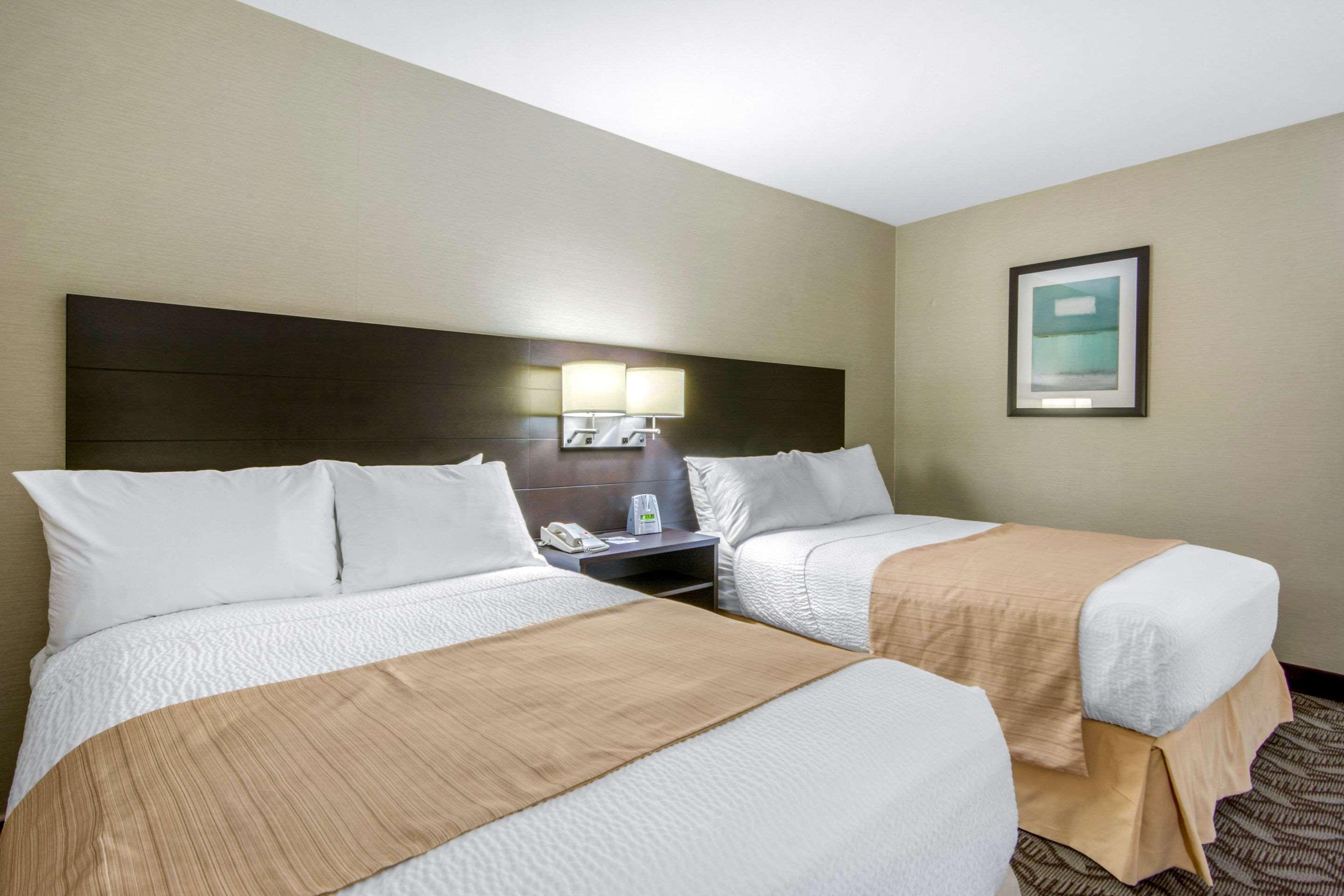 Clarion Hotel Sudbury Exterior photo